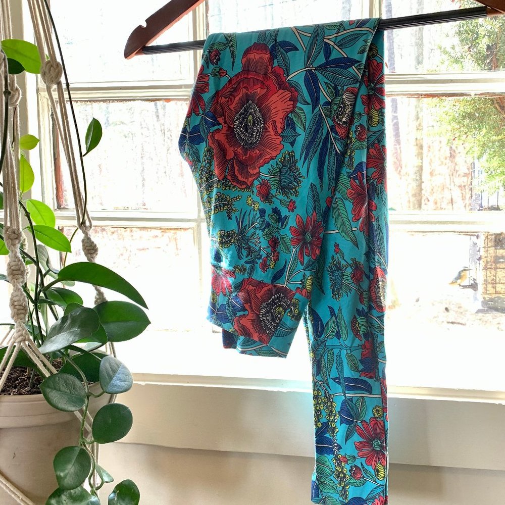 Liquido Active Limited Print Floral Turquoise Red